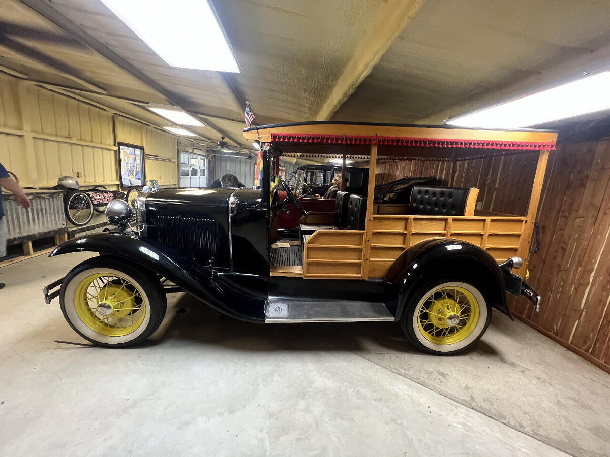 1930 Ford AA Model AA Depot Hack - photo 3