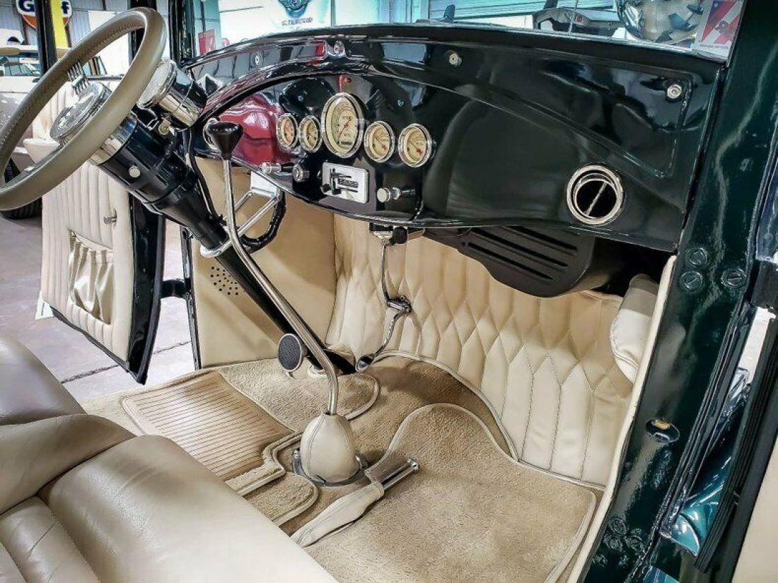 1930 Ford Model A Coupe - photo 3