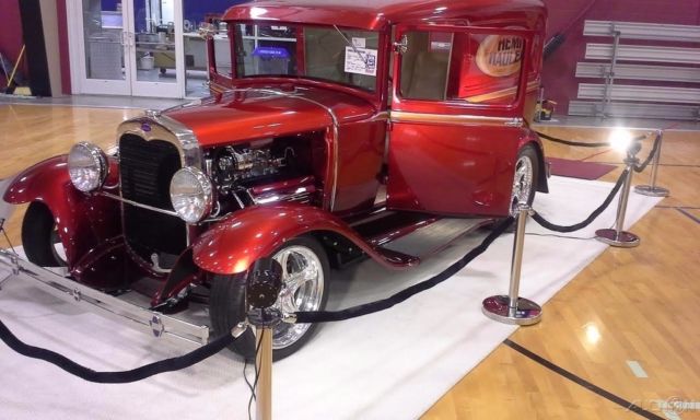 1930 Ford Delivery Deluxe Sedan - photo 6