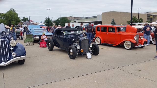 1930 Ford Model A Roadster - photo 11