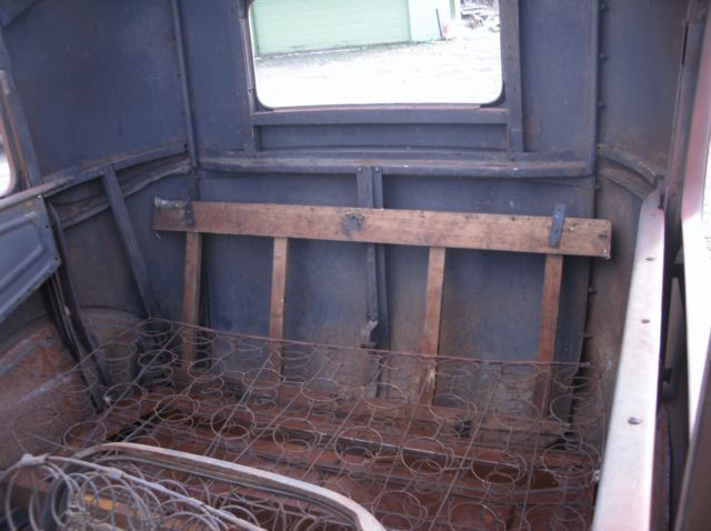 1930 Ford Model A Sedan - photo 11