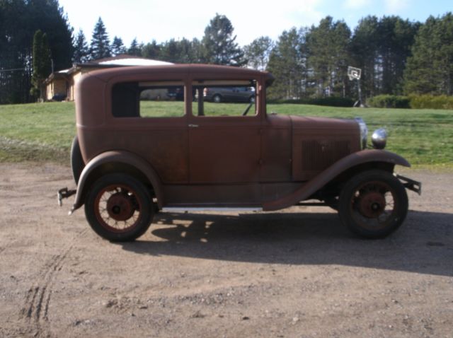 1930 Ford Model A Sedan - photo 4