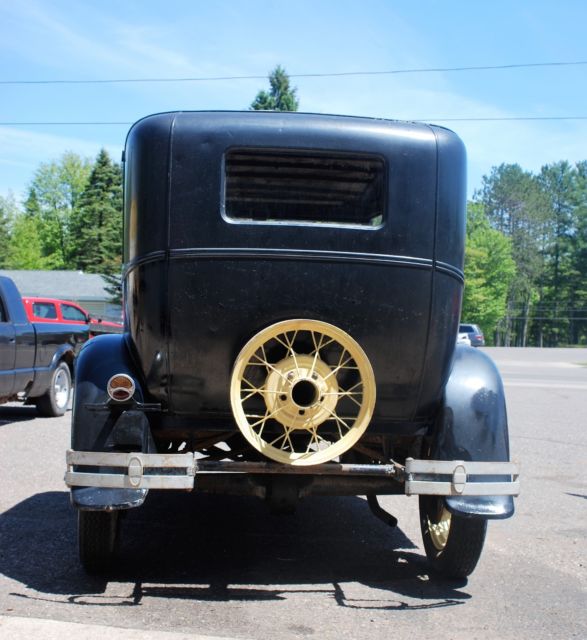 1930 Ford Model A Sedan Tudor - photo 4
