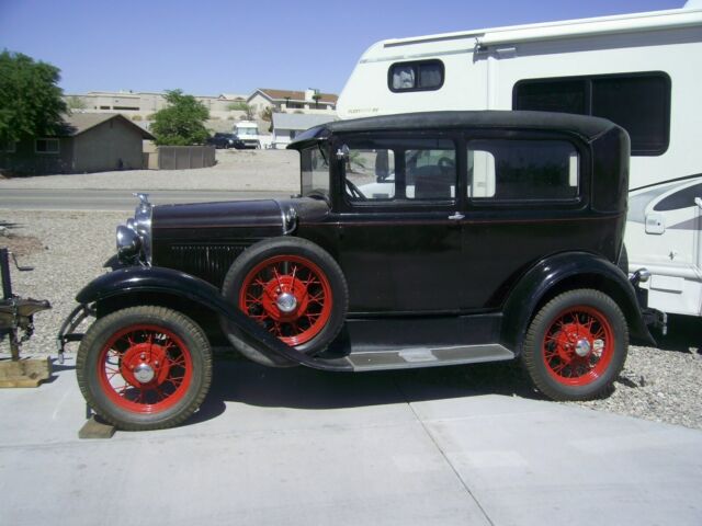 1930 FORD Model A 2 dr. sedan, Complete starts, runs, drives and stops 1930 Ford Model A