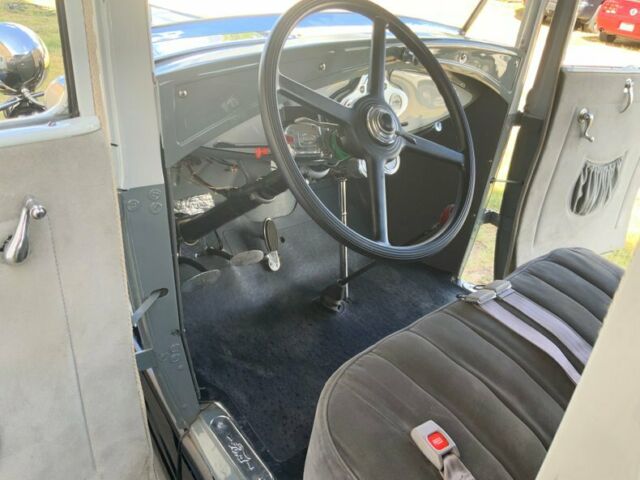 1930 Ford Model A 5 window deluxe cpe with rumble seat - photo 4