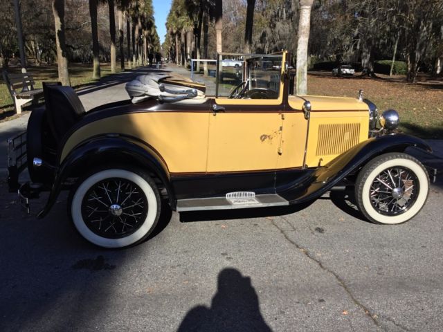 1930 Ford Model A Cabriolet Convertible - photo 2