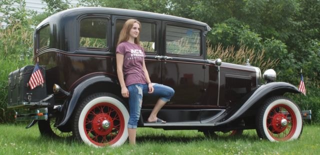 1930 Ford Model A Deluxe 4 door sedan - photo 2