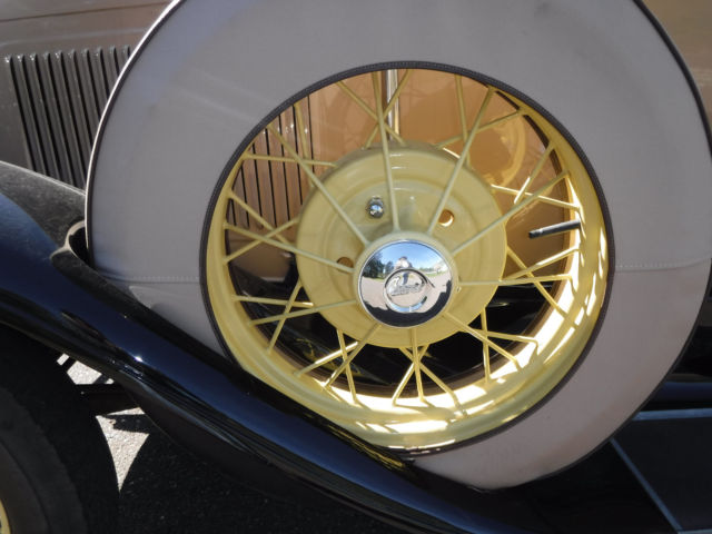 1930 Ford Model A Deluxe - photo 12