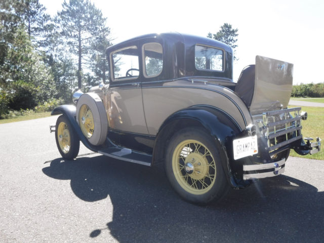 1930 Ford Model A Deluxe - photo 5