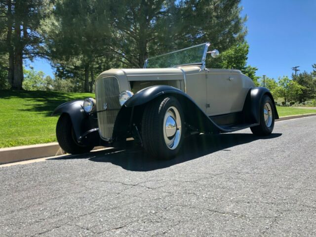 1930 Ford Model A Roadster - photo 3
