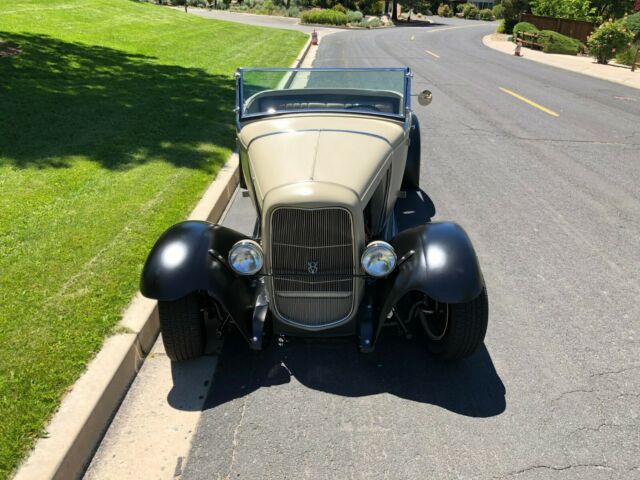 1930 Ford Model A Roadster - photo 4