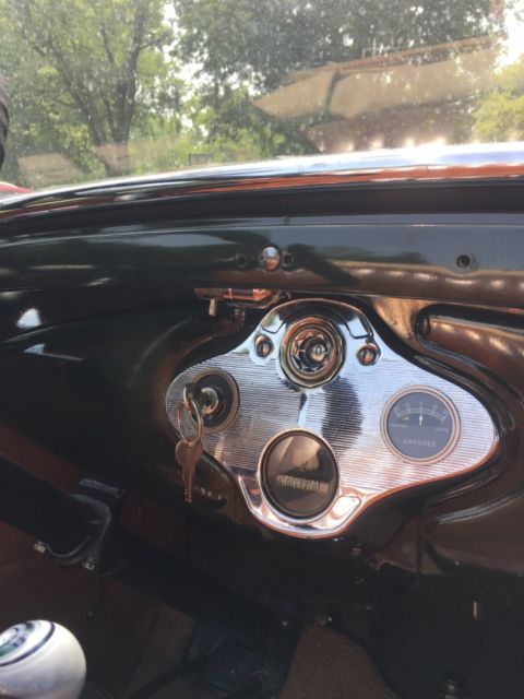1930 Ford Model A Roadster Deluxe - photo 3