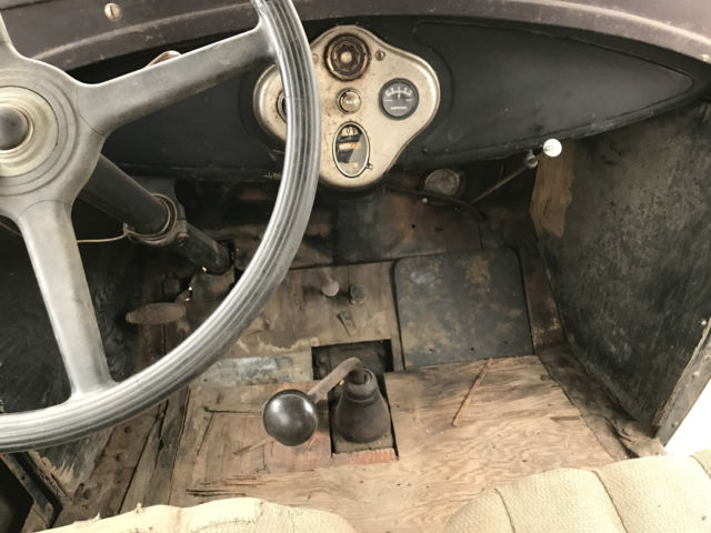 1930 Ford Model A Sedan - photo 13