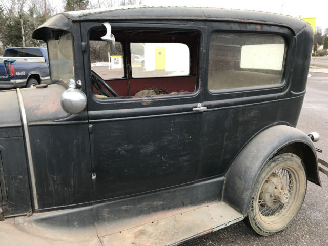 1930 Ford Model A Sedan - photo 2