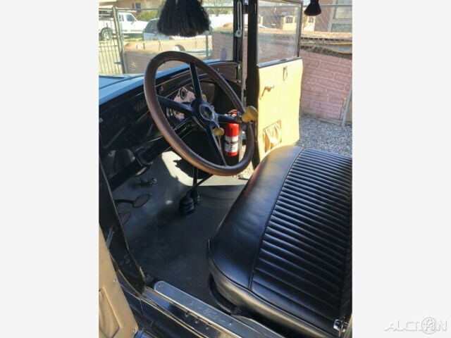 1930 Ford Model A - photo 2