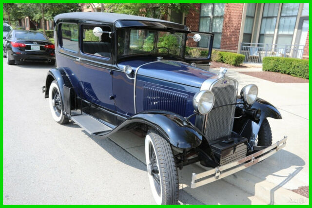 1930 Ford Model A Tudor Manual RWD 4-Cylinder 3-Speed Auto CB Radio Cowl Lights 1930 Ford Model A New Top New Interior Toolbox Cover New Battery 6 Volt