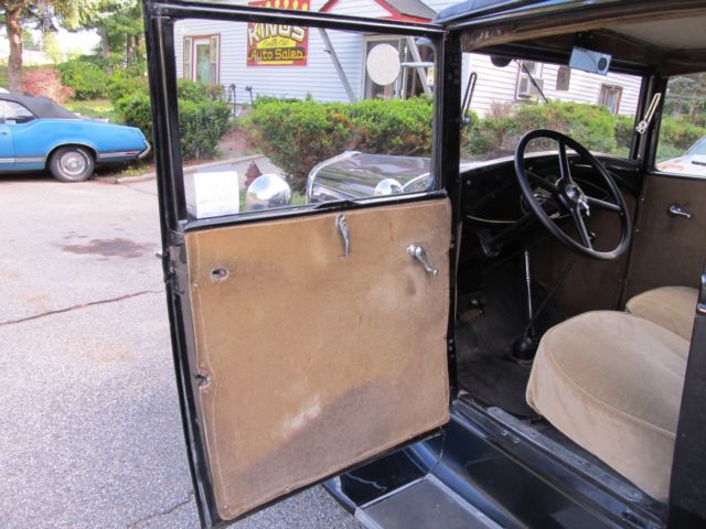 1930 Ford Model A SEDAN - photo 10