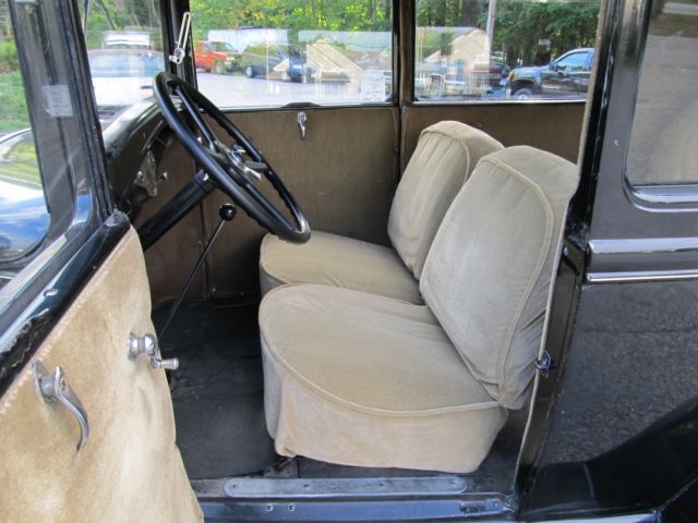 1930 Ford Model A SEDAN - photo 12