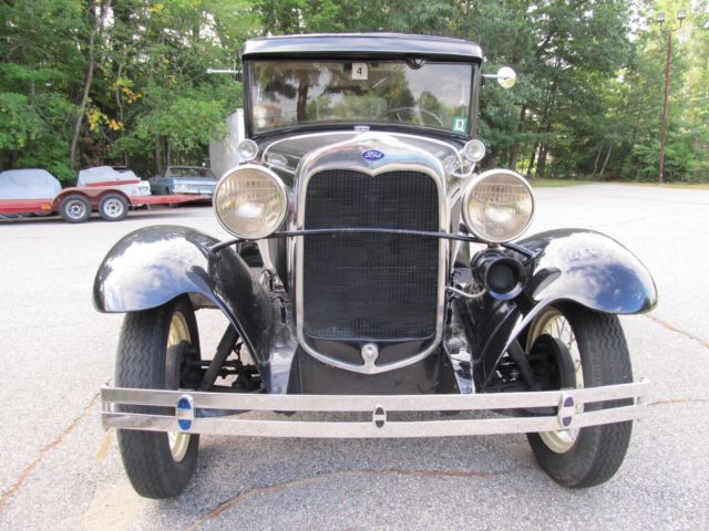 1930 Ford Model A SEDAN - photo 3