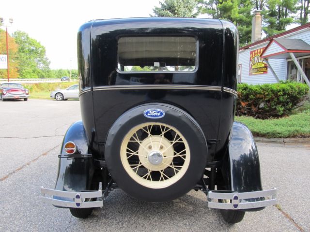 1930 Ford Model A SEDAN - photo 6