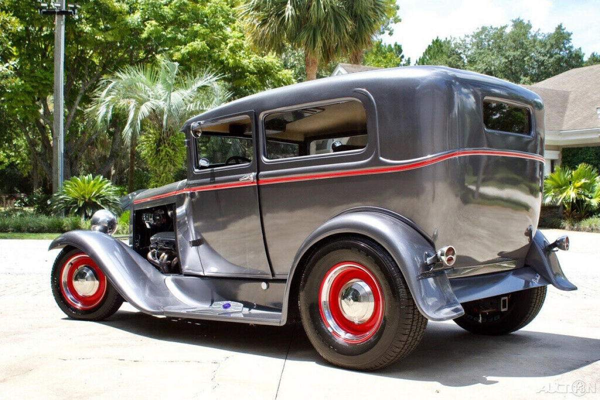 1930 Ford Model A Tudor Sedan / Steel Body Resto-Mod / A/C - photo 4
