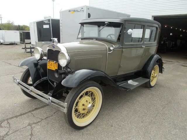 1930 Ford Model A - photo 2
