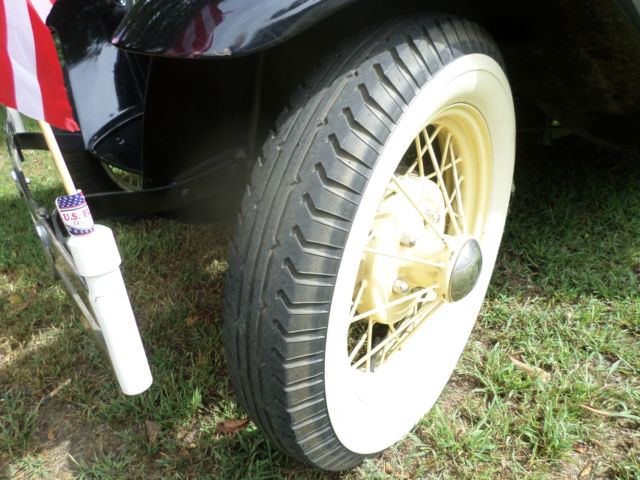 1930 Ford Model A 2-door coupe - photo 11