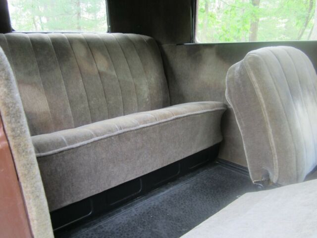 1930 Ford Model A Tudor Sedan - photo 5