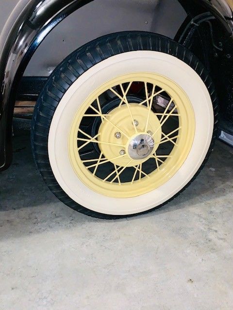 1930 Ford Model A Deluxe - photo 4