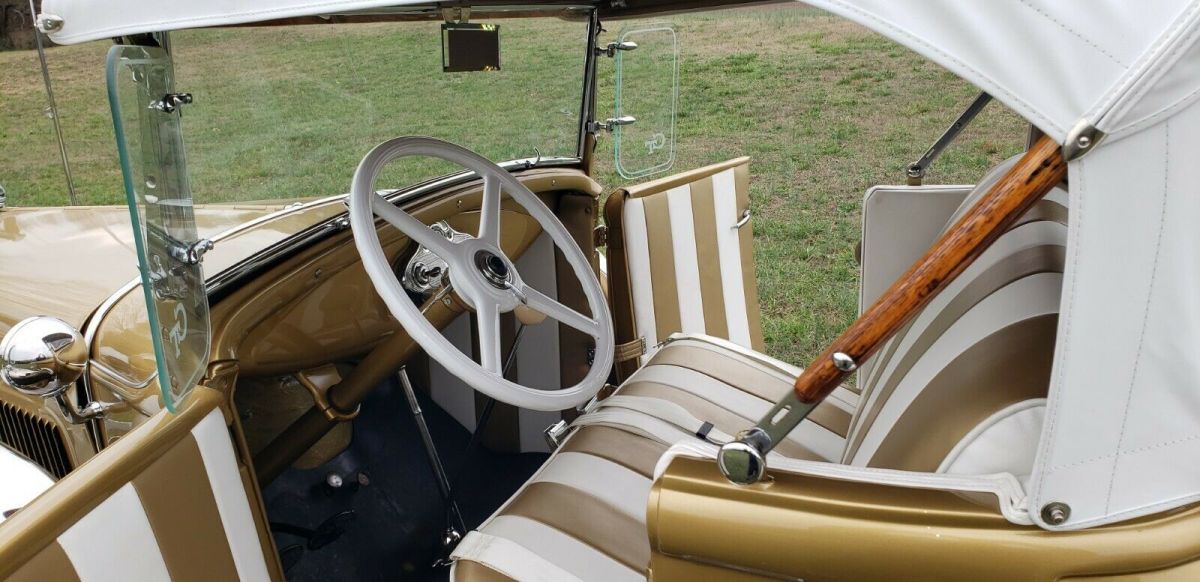 1930 Ford Model A Deluxe Roadster - photo 4