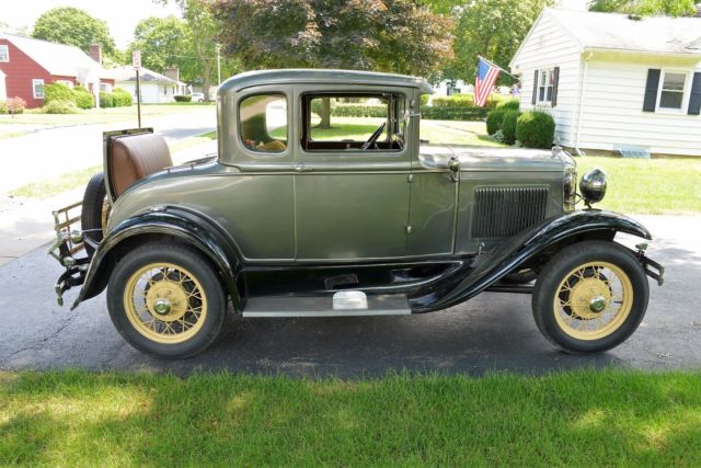 1930 Ford Model A Deluxe Coupe - photo 4