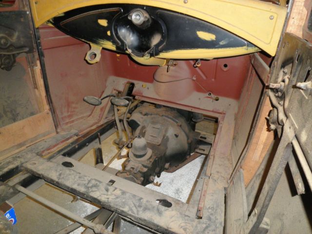 1930 Ford Model A Town Sedan - photo 5