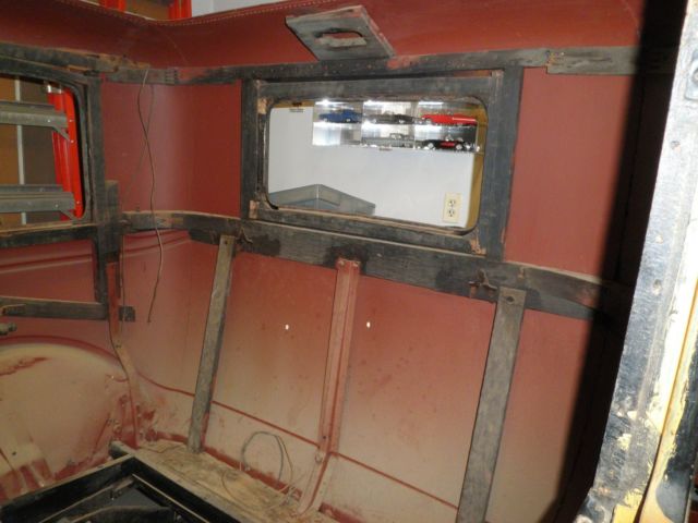 1930 Ford Model A Town Sedan - photo 6