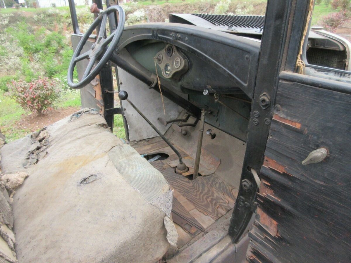 1930 Ford Model A - photo 8