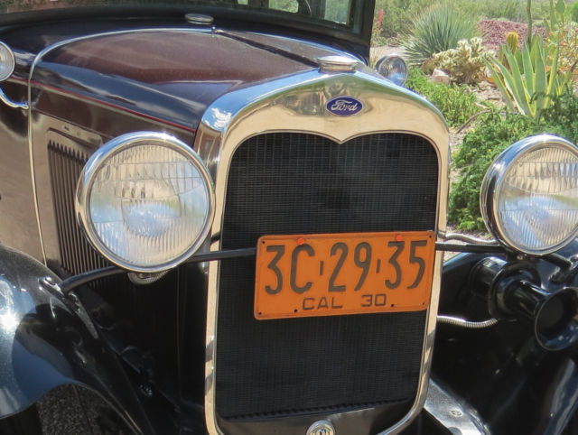 1930 Ford OtherTown Sedan - photo 4