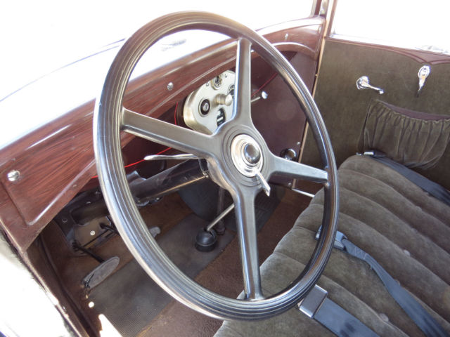 1930 Ford OtherTown Sedan - photo 8