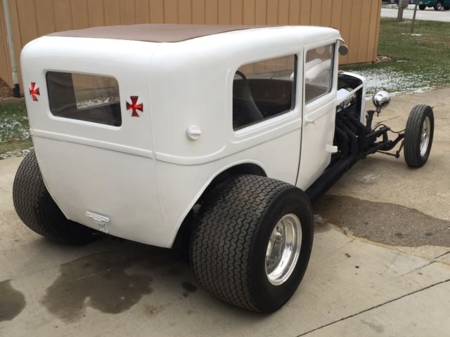 1930 Ford Model A Sedan - photo 4