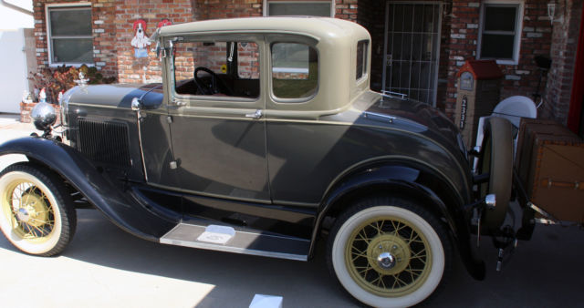 1930 Ford Model A Sport Coupe - photo 2