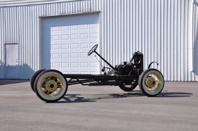 1930 Ford Model A - photo 2