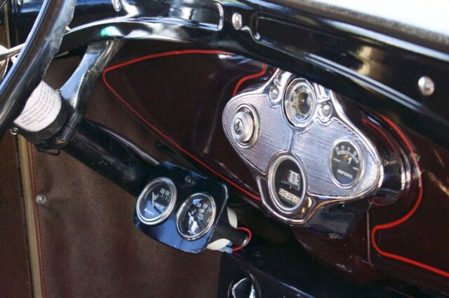 1930 Ford Model A-V8 Flathead Town Car - photo 7