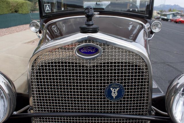 1930 Ford Model A-V8 Flathead Town Car - photo 8