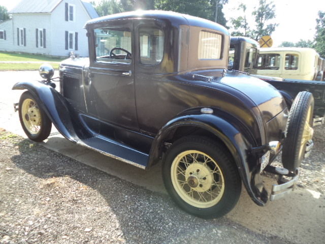 1930 Ford Model A Coupe - photo 6