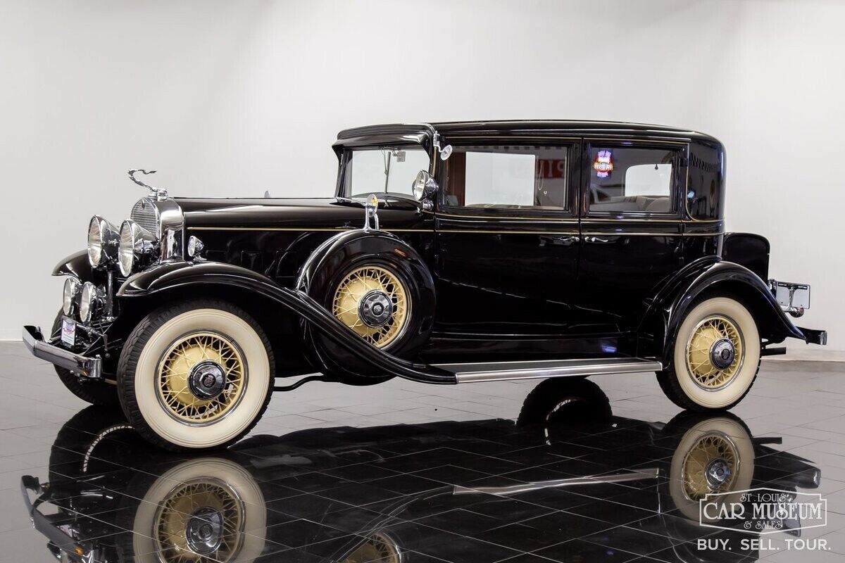 1931 Cadillac 355A Town Sedan - photo 2
