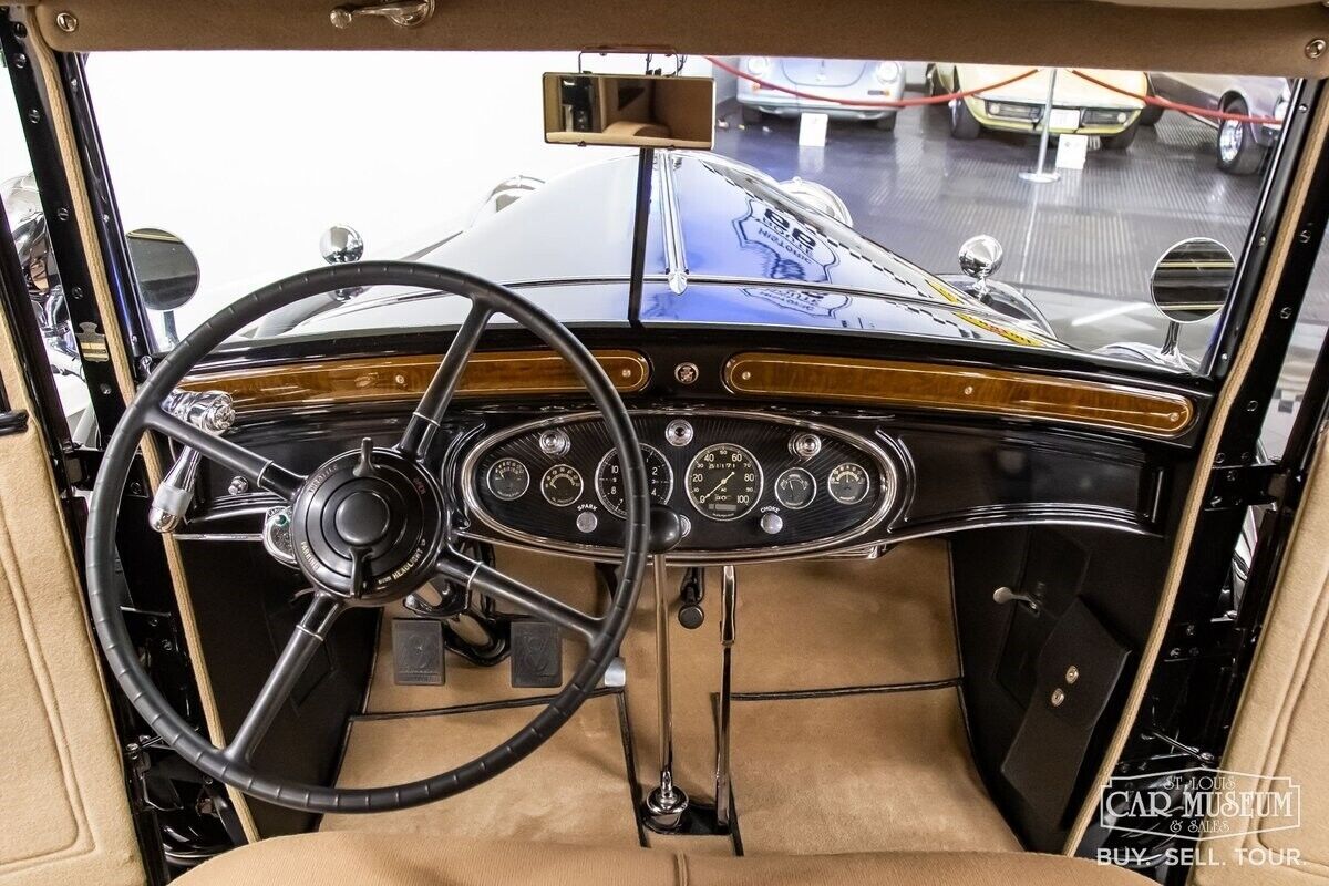 1931 Cadillac 355A Town Sedan - photo 5