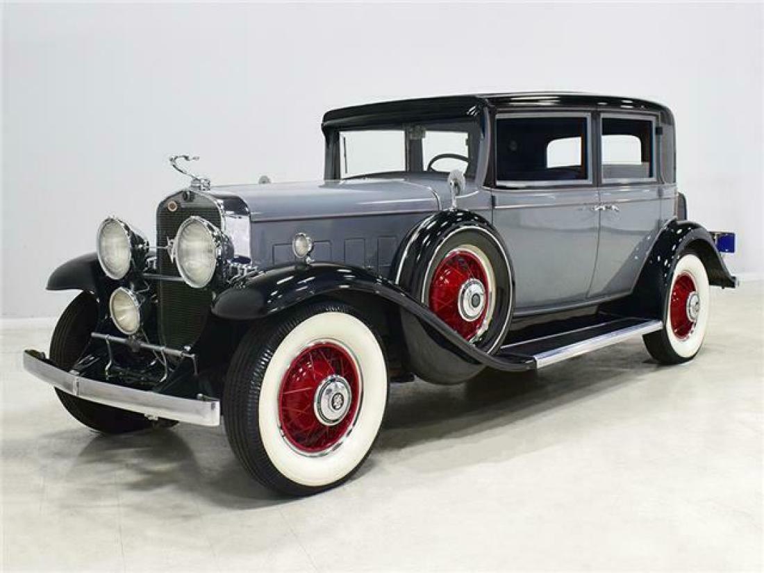 1931 Cadillac 355B Town Sedan - photo 3