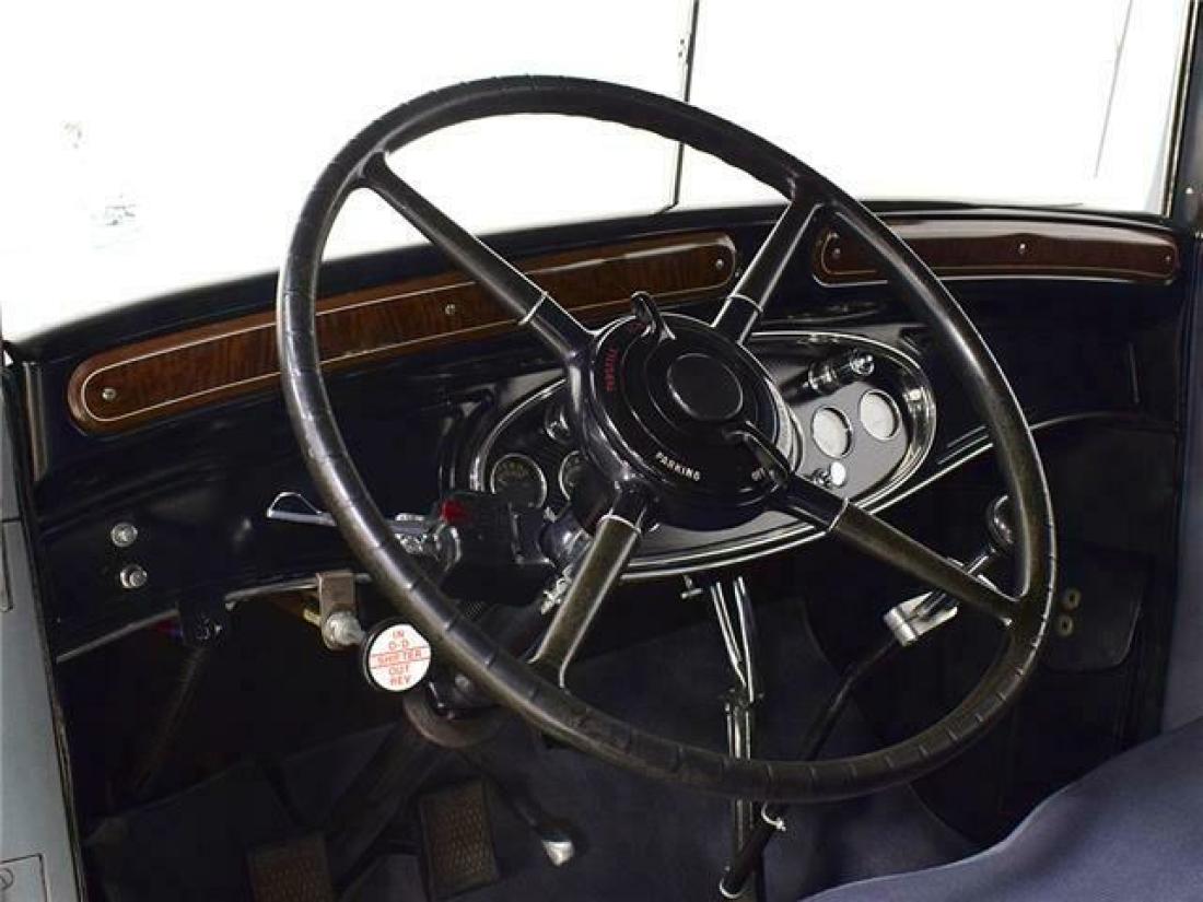 1931 Cadillac 355B Town Sedan - photo 9