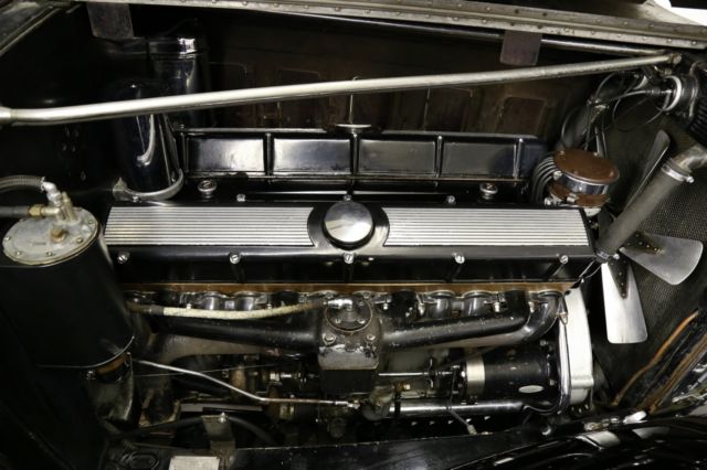 1931 Cadillac V-16 Madam-X Landau Sedan - photo 11