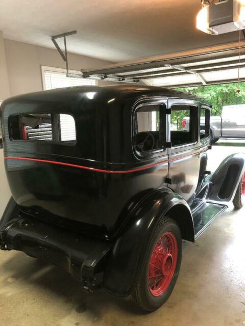 1931 Chevrolet AE Independent Delux Sedan - photo 2