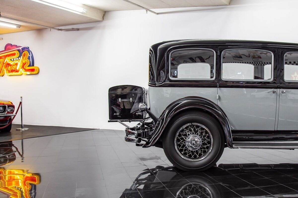 1931 Chrysler Imperial CG Seven Passenger - photo 12
