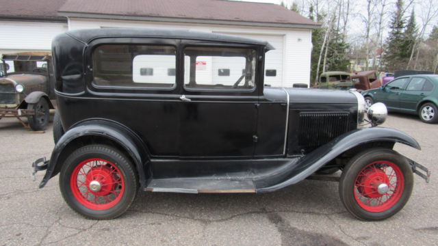 1931 Ford Model A Sedan Tudor - photo 4
